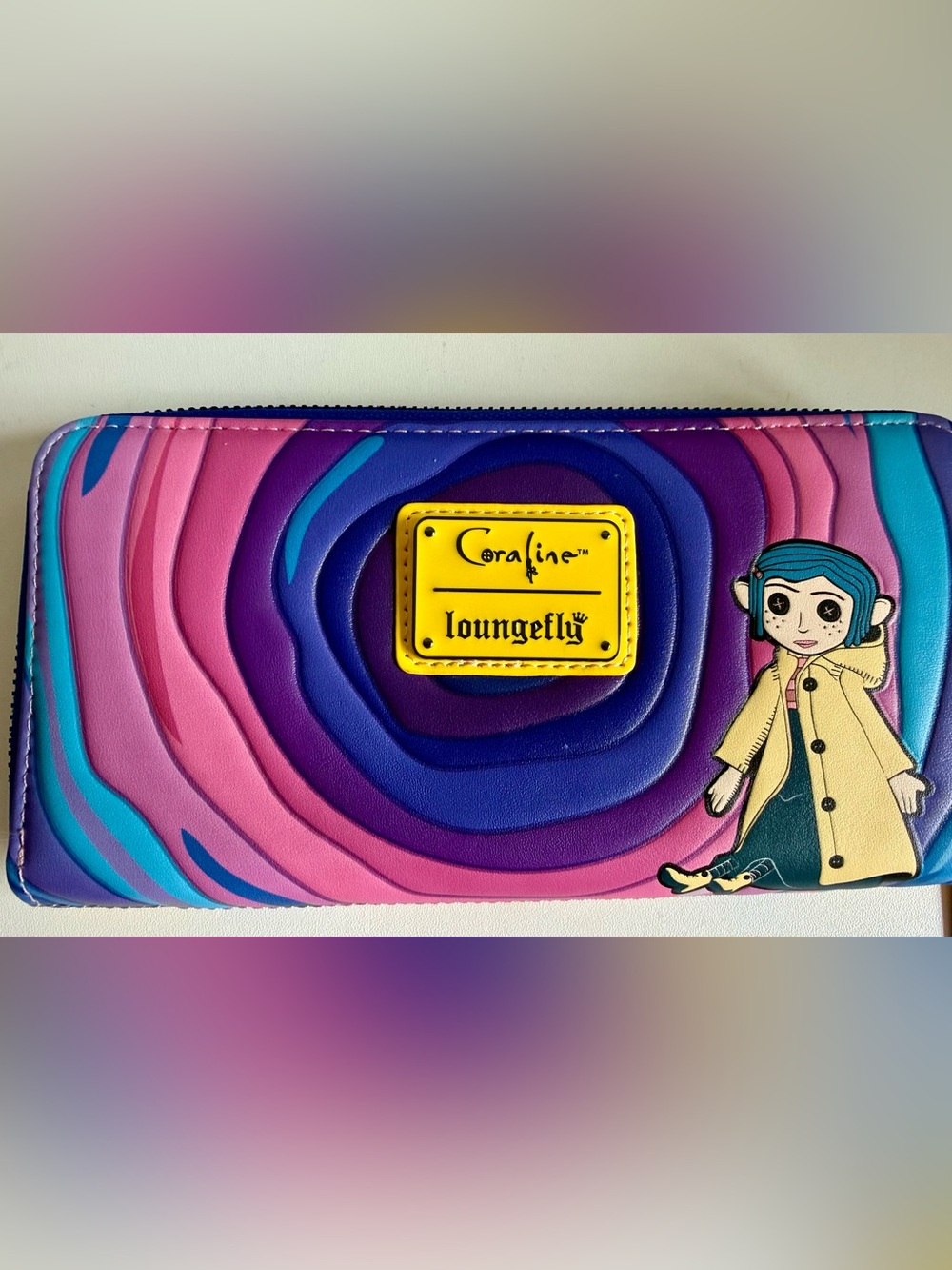 Loungefly Laika Coraline Zip Wallet - Picture 1 of 7